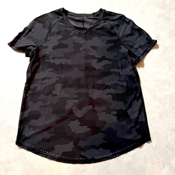 Lululemon Athletica Black Camo Tee. Small. Size 6. 17” pit to pit. Lulu. Active - Picture 1 of 6